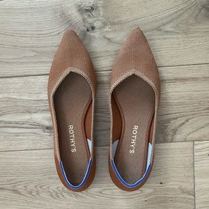 Rothys The Point shoe. Size 8. Fawn